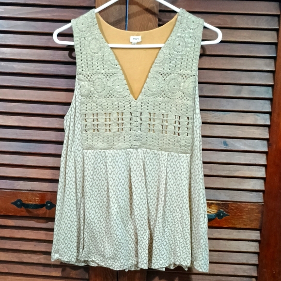 Anthropologie Tiny Crochet Sleeveless Top Shirt Blouse Size Small - Picture 1 of 9